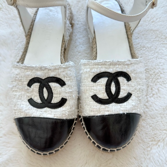 CHANEL Espadrilles black/white 38C Authentic Retail 1200$ - Picture 2 of 8